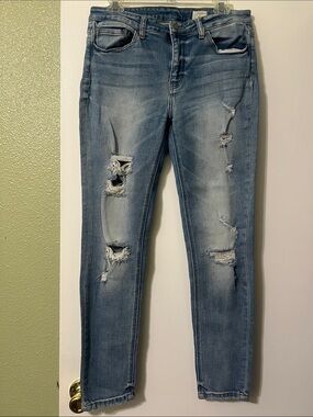 Distressed Light Blue Women’s Skinny Jeans